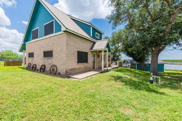 137 Windy Ridge Loop, Mathis, TX 78368