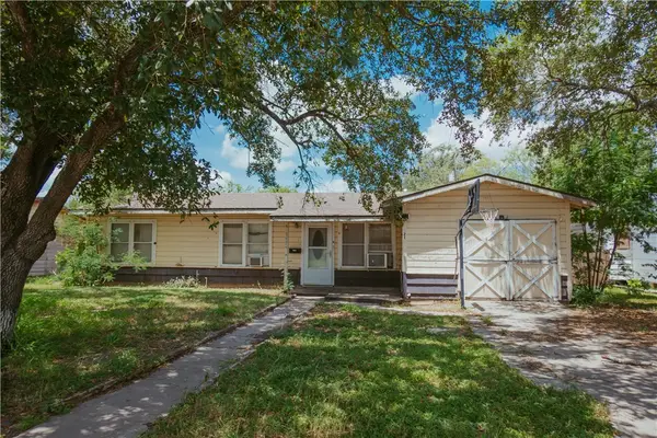 621 S Wanda Drive, Kingsville, TX 78363