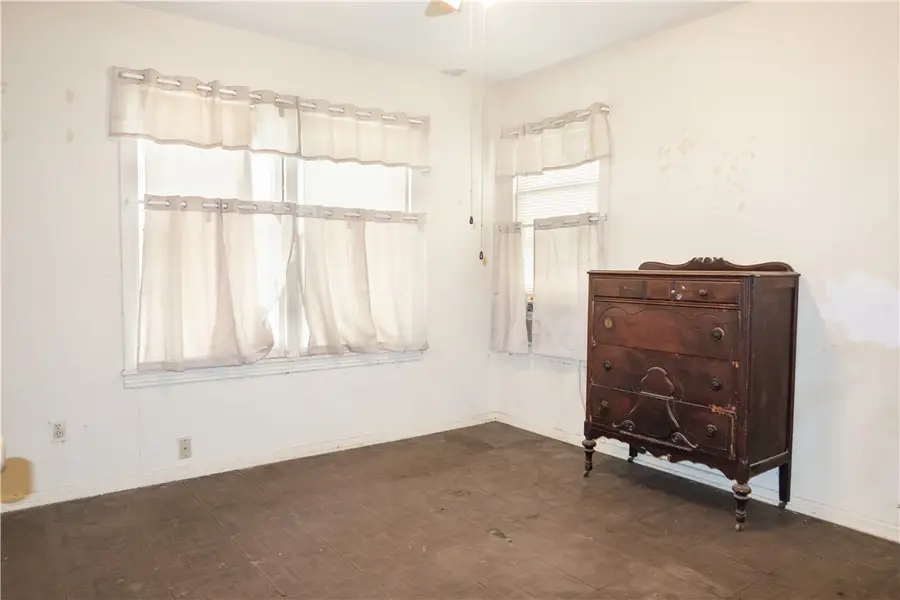 621 S Wanda Drive, Kingsville, TX 78363 - #3