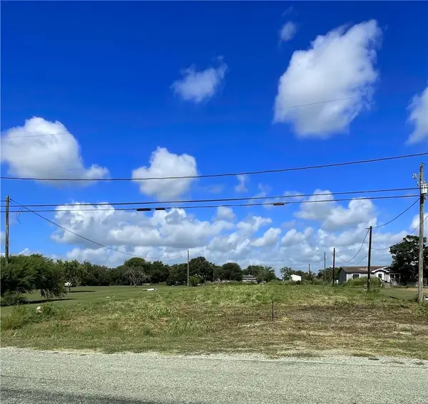 5443 E Riverview Drive, Robstown, TX 78380