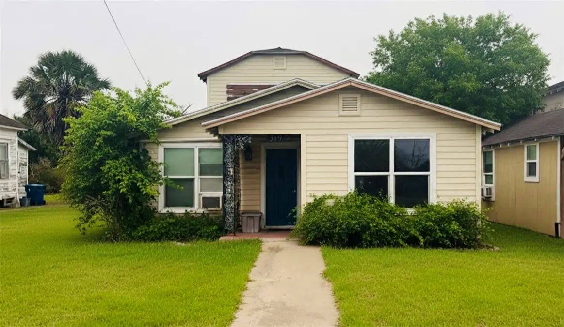 319 W Main Street, Bishop, TX 78343 - #1
