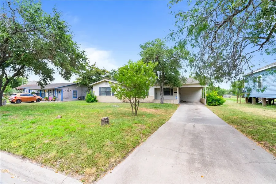 147 W Avenue D, Kingsville, TX 78363 - #2