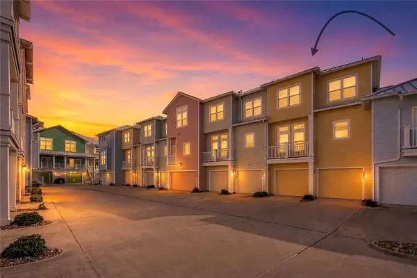 14890 Granada Drive #302, Corpus Christi, TX 78418