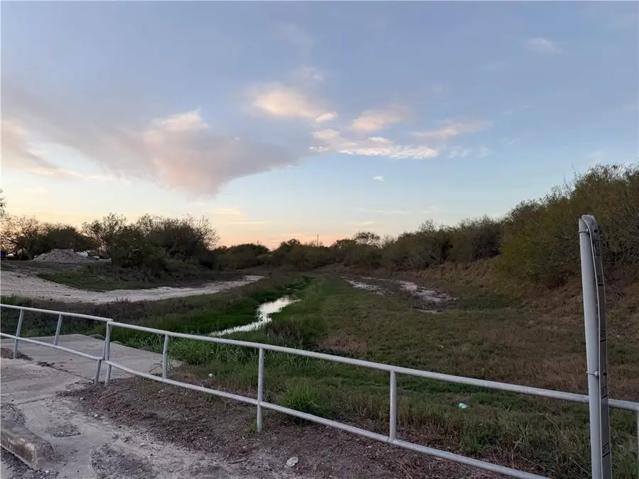 610 W Avenue I, Kingsville, TX 78363 - #2