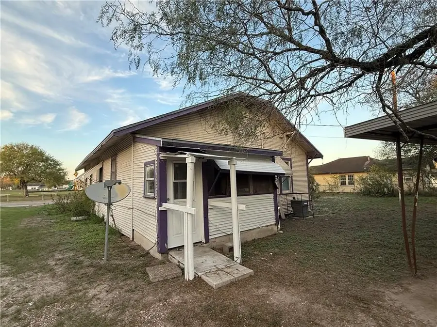 519 W Mesquite Avenue, Kingsville, TX 78363 - #3