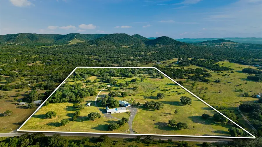 1892 Thunder Creek Road N, Utopia, TX 78884 - #2