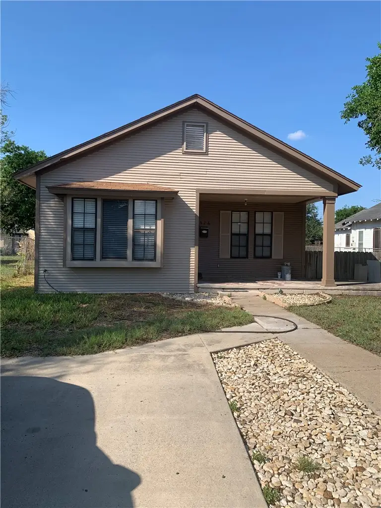 526 W Nettie Avenue, Kingsville, TX 78363 - #2