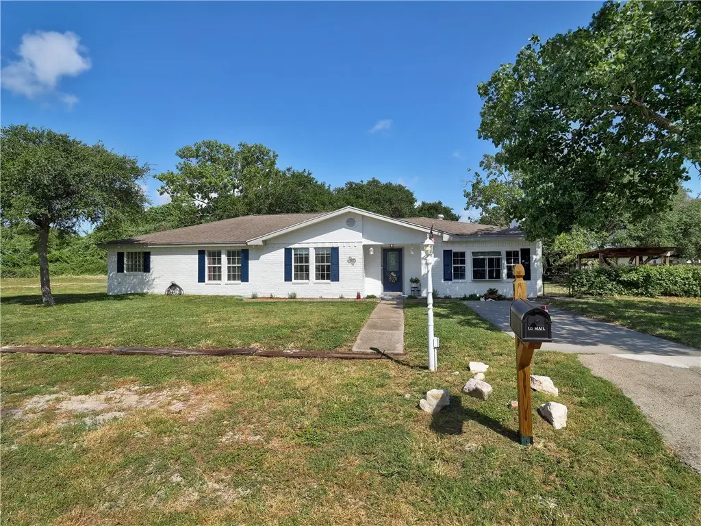 912 S 7th Street, Aransas Pass, TX 78336 - #1