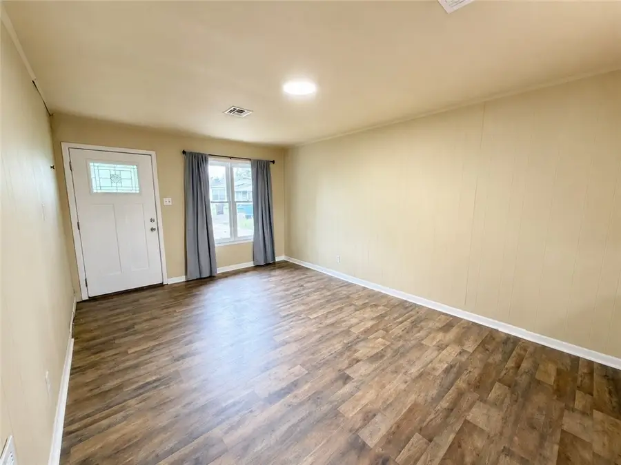 1316 E Johnston Avenue, Kingsville, TX 78363 - #3