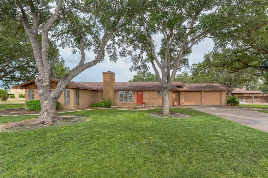 803 Thiel Street, Orange Grove, TX 78372 - #2