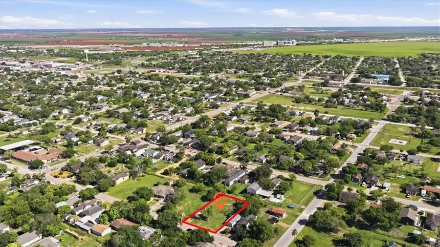 430 West Avenue E, Robstown, TX 78380 - #2