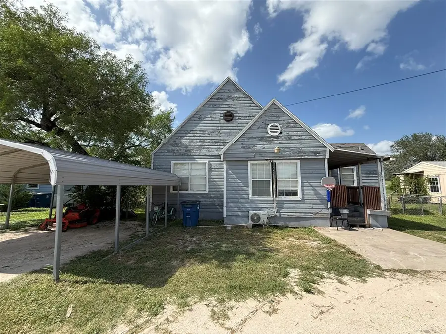 207 Mcgloin Street, Three Rivers, TX 78071 - #3