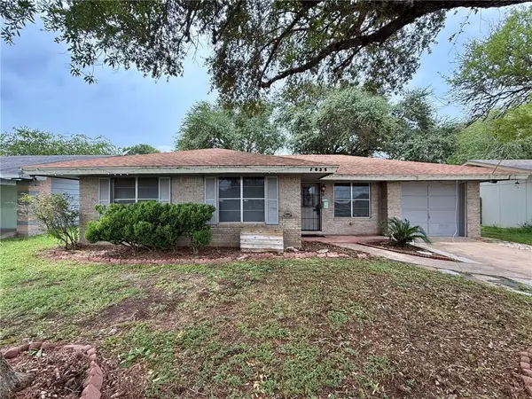 1009 E Clare Street, Beeville, TX 78102
