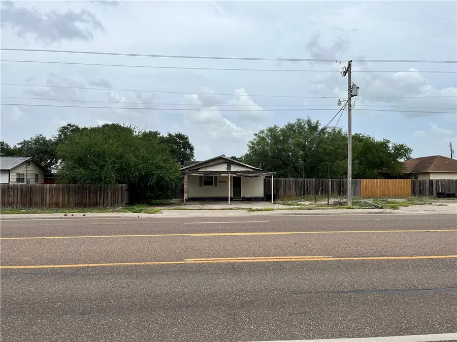 601 S Norton Street, Freer, TX 78357 - #2