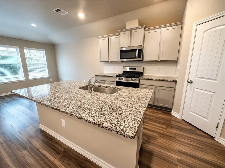 1417 Maverick, Sinton, TX 78387 - #3