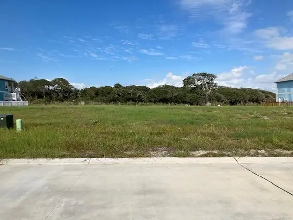 148 Breezeway Drive, Rockport, TX 78382