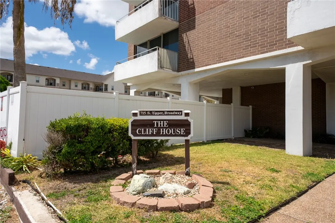 715 S Upper Broadway Street #201, Corpus Christi, TX 78401 - #1