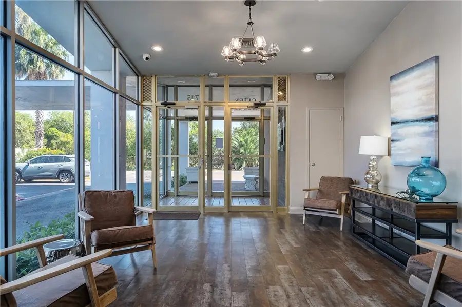 715 S Upper Broadway Street #201, Corpus Christi, TX 78401 - #2
