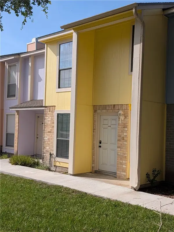 6702 Everhart Road #S 105, Corpus Christi, TX 78413