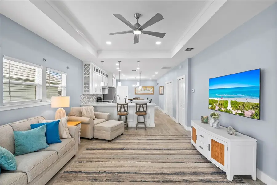 1011 S Live Oak Street, Rockport, TX 78382 - #2