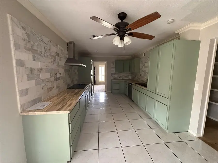 5313 River Oaks Drive, Corpus Christi, TX 78413 - #2