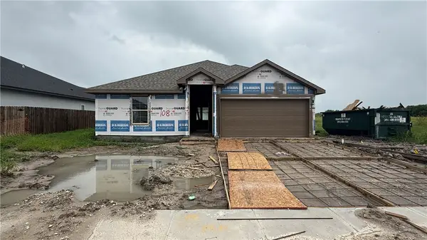 108 Emerald Street, Portland, TX 78374