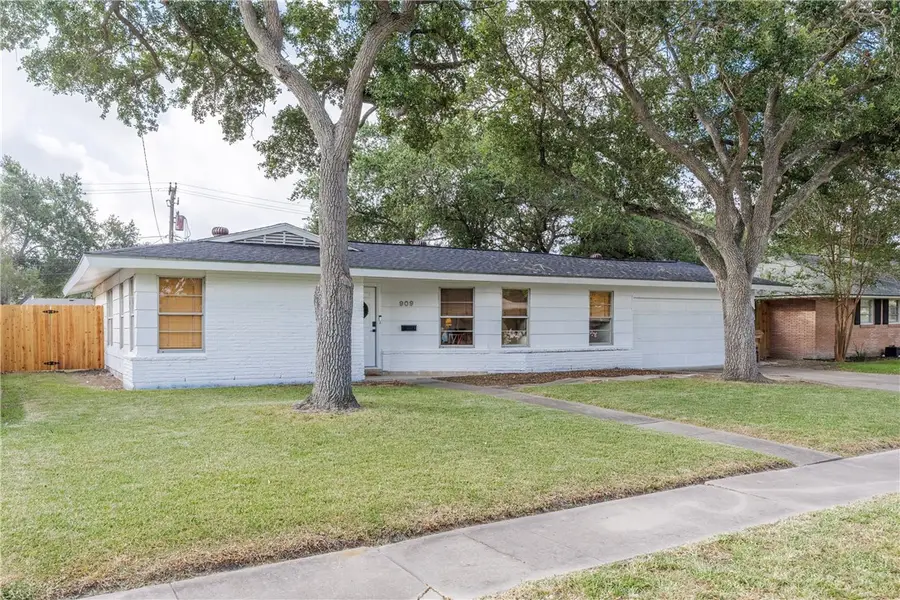 909 Dolphin Place, Corpus Christi, TX 78411 - #2
