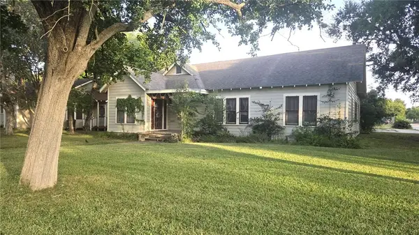 629 W Henrietta Avenue, Kingsville, TX 78363