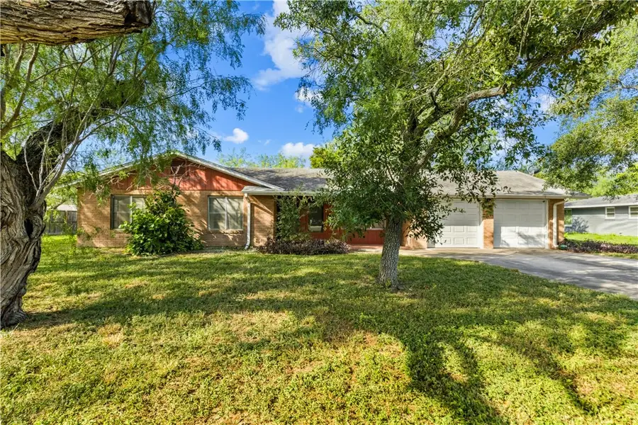706 E Henderson Street, Bishop, TX 78343 - #3
