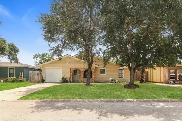1502 Austin Street, Portland, TX 78374