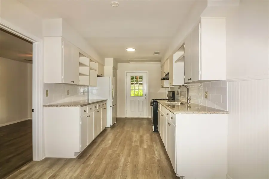 1502 Austin Street, Portland, TX 78374 - #2