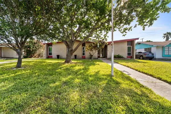 123 E Janin Circle, Portland, TX 78374