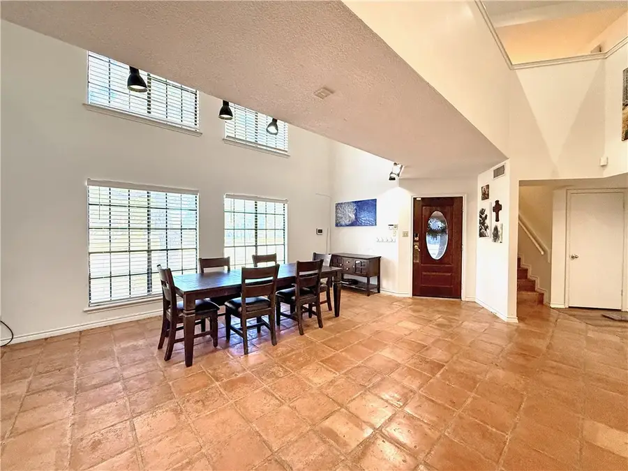 3201 Traylor Boulevard, Rockport, TX 78382 - #3