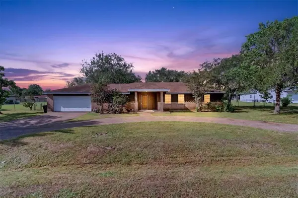3995 Saddle, Robstown, TX 78380