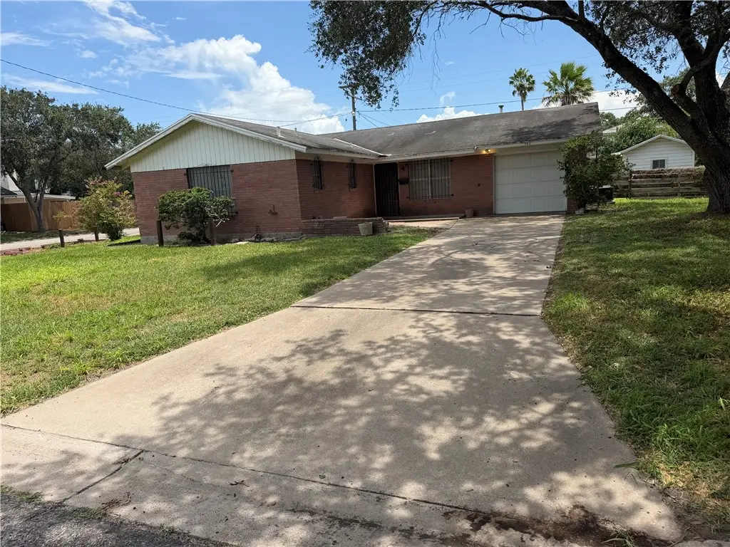 903 W Avenue I, Kingsville, TX 78363 - #1