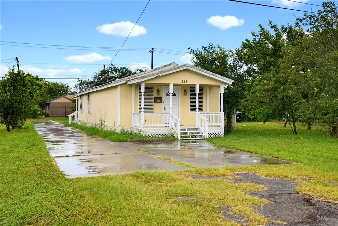 413 E Fulton Street, Sinton, TX 78387 - #1