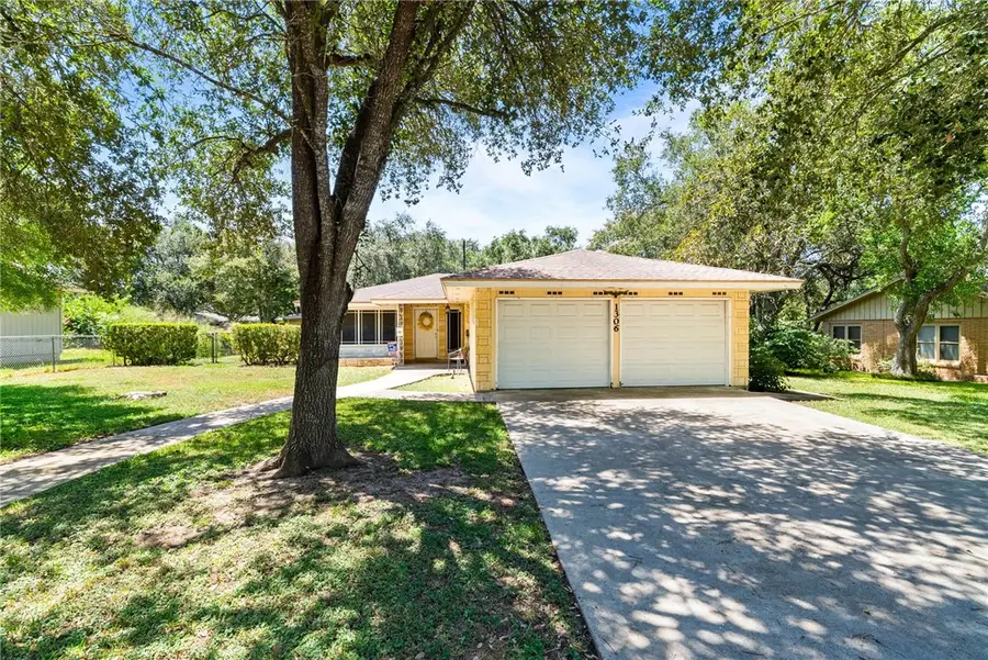 1306 Rose Drive, Alice, TX 78332 - #2