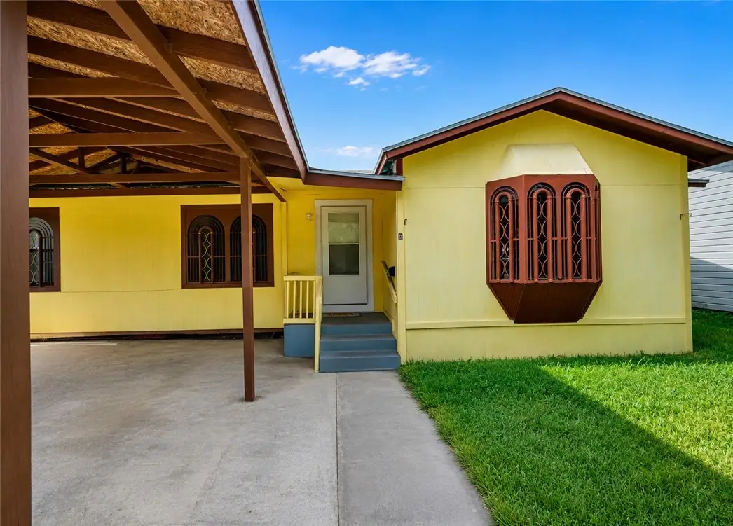 306 E Miller Avenue, Kingsville, TX 78363 - #1