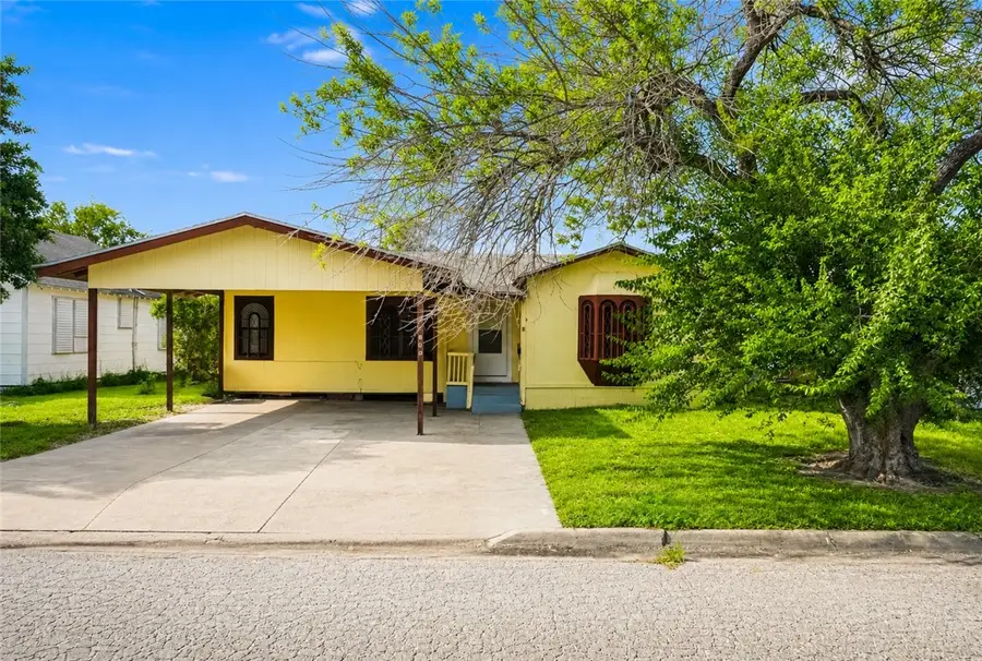 306 E Miller Avenue, Kingsville, TX 78363 - #2