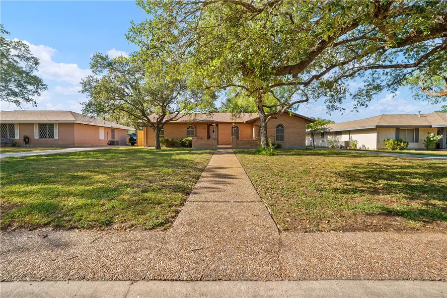 1125 Adeline Street, Sinton, TX 78387 - #2