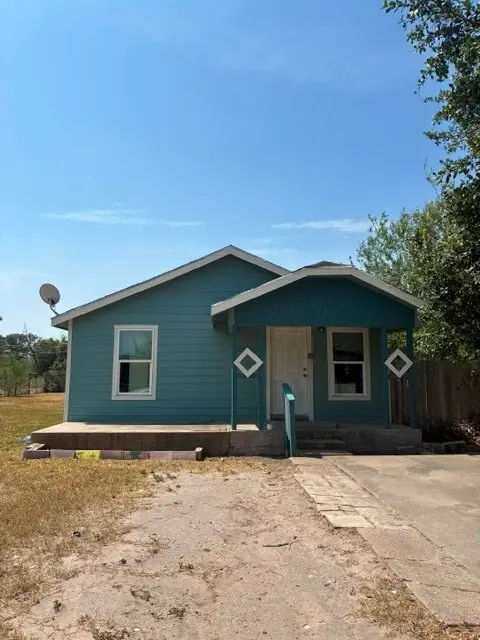 1239 E Kleberg Avenue, Kingsville, TX 78363 - #1