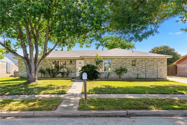 211 Poesta Drive, Portland, TX 78374