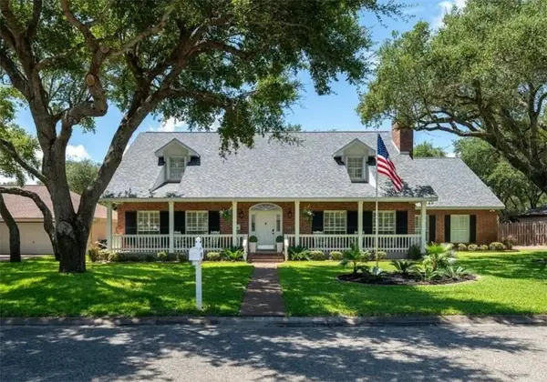 113 Cherry Hills Drive, Rockport, TX 78382