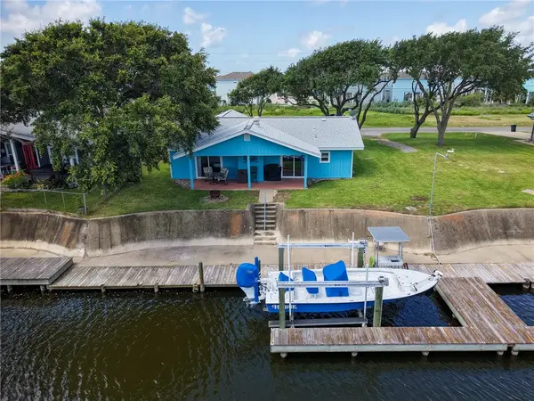 128 Palm Drive, Rockport, TX 78382