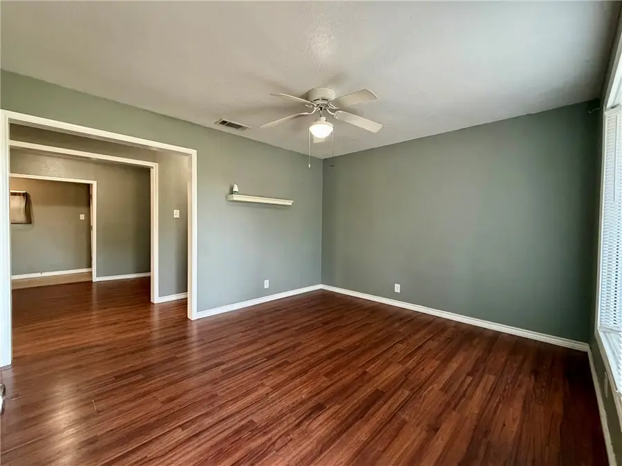 1130 E Ave A Avenue, Kingsville, TX 78363 - #3