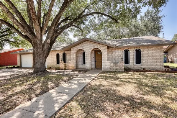 1104 Live Oak, Alice, TX 78332