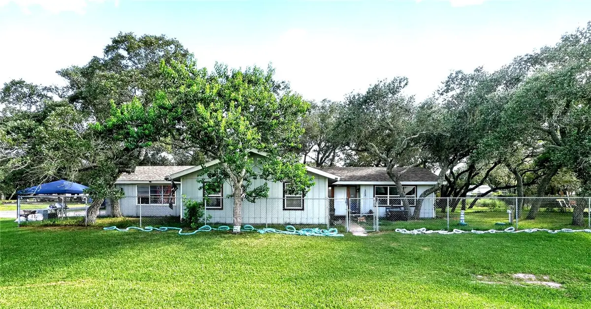 303 W 3rd Street, Rockport, TX 78382 - #1