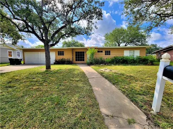 620 Reynolds Avenue, Taft, TX 78390