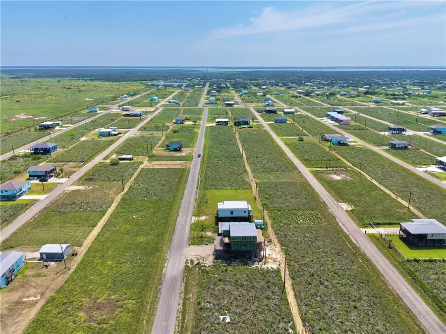 236 W Forest Oak Lane, Rockport, TX 78382 - #2