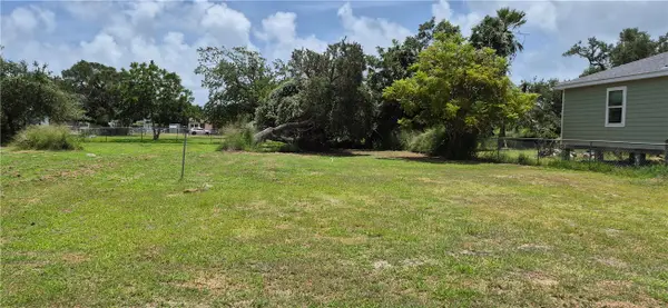 736 Young, Rockport, TX 78382